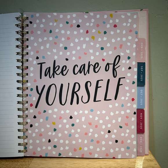 NEW Pink Cherry Blossom 2025, 12 Month, Monthly & Weekly Planner By Eccolo. - Picture 11 of 13